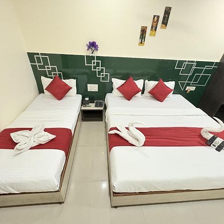 Hotel Kailash Park- Near International Airport Βομβάη Εξωτερικό φωτογραφία