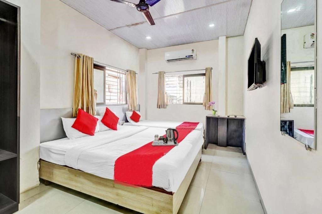 Hotel Kailash Park- Near International Airport Βομβάη Εξωτερικό φωτογραφία