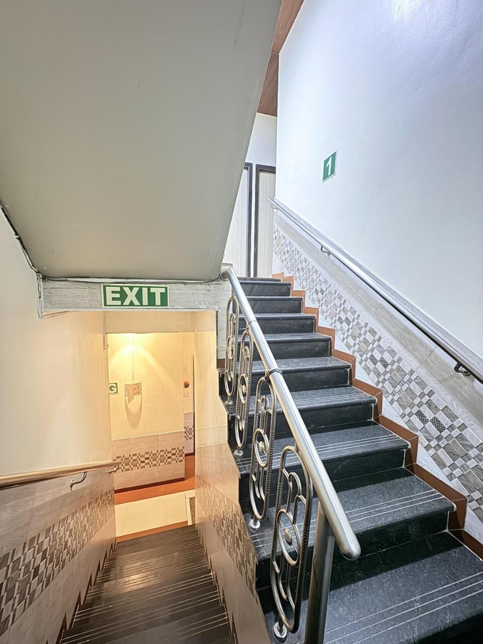 Hotel Kailash Park- Near International Airport Βομβάη Εξωτερικό φωτογραφία