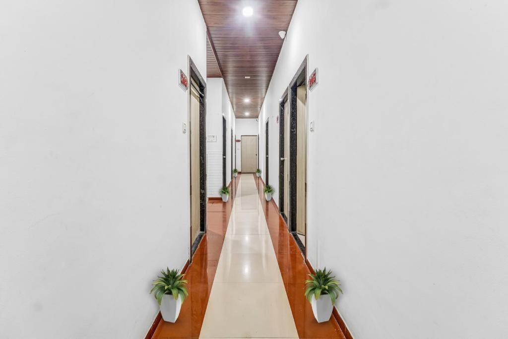Hotel Kailash Park- Near International Airport Βομβάη Εξωτερικό φωτογραφία