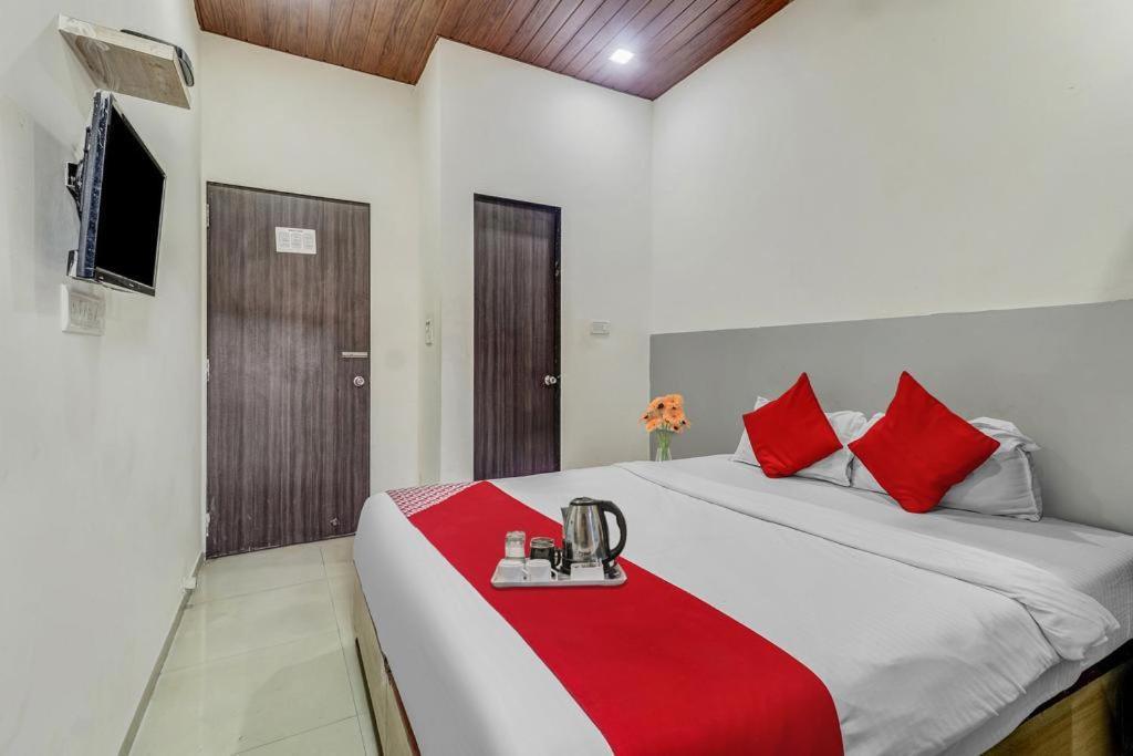 Hotel Kailash Park- Near International Airport Βομβάη Εξωτερικό φωτογραφία